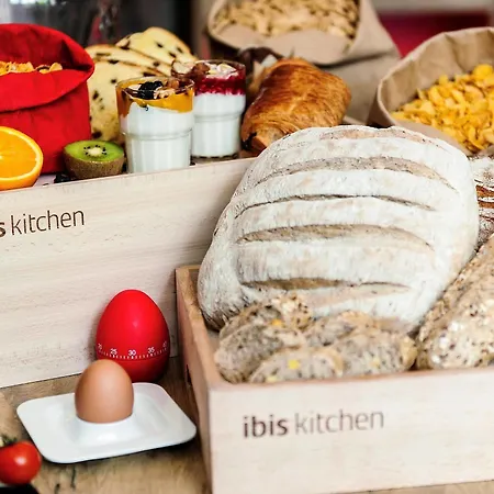 Отель Ibis Cadiz
