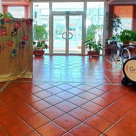 Ibis Cadiz 2*