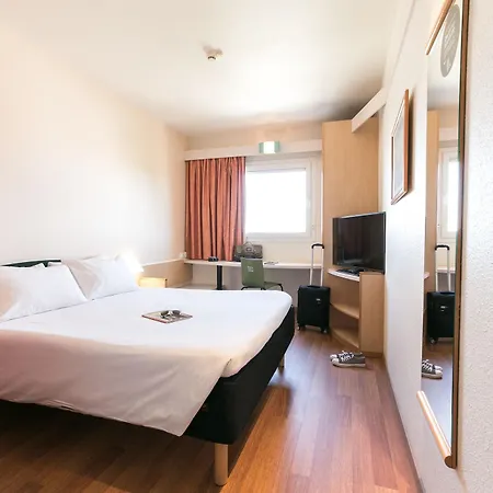 Hotel Ibis Cadiz 2*
