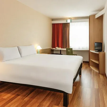 Hotel Ibis Cadiz 2*